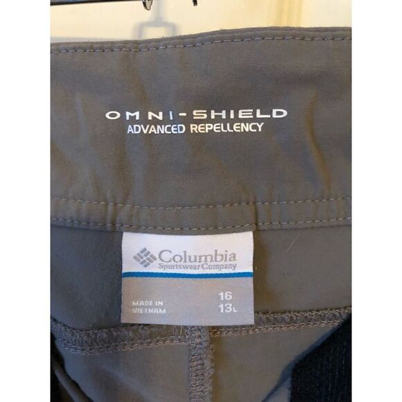 Columbia Sports Dry Tech Shorts 16 - Picture 6 of 15